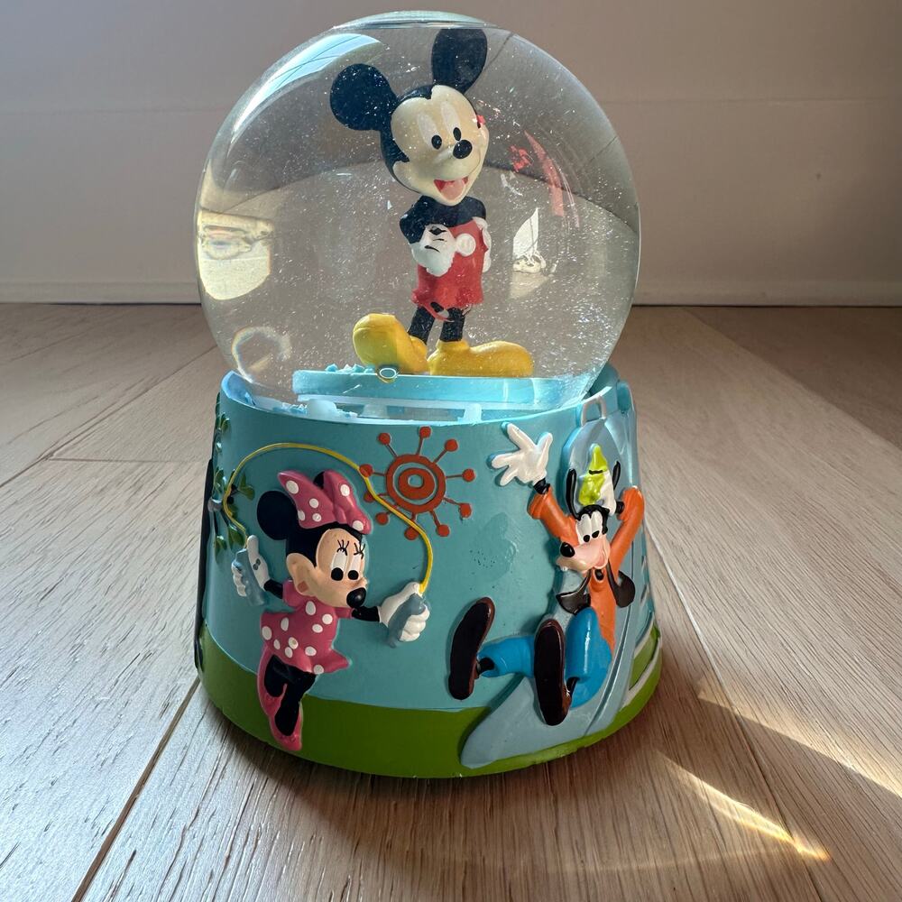 Vintage Disney Mickey Mouse Minnie Goofy Musical Snowglobe Snow KCare